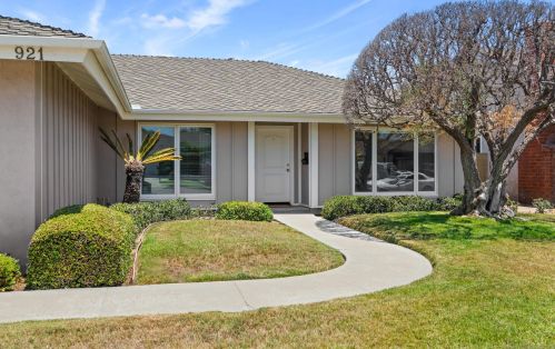 921 Concord Ave, Orange, CA 92867-3842