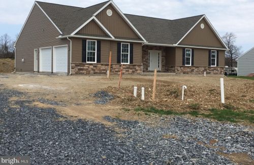 105 Ohlinger Rd, Shoemakersville, PA 19555-9117