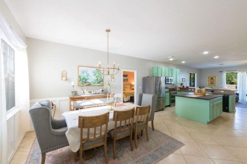 949 Gwendolen Ter, Fort Pierce, FL 34953-1524