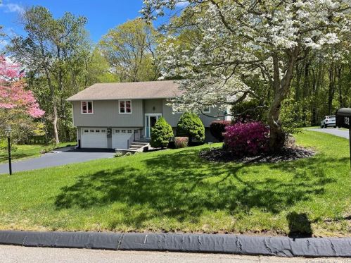 131 Pollys Ln, Uncasville CT  06382-1436 exterior