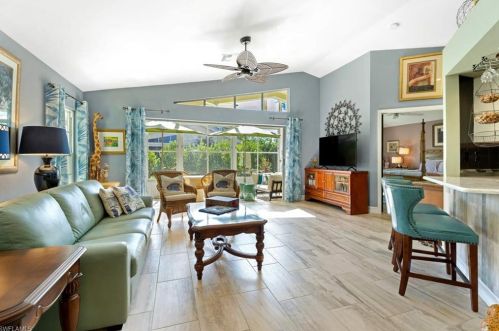 1584 Weybridge Cir, Naples, FL 34110-1096