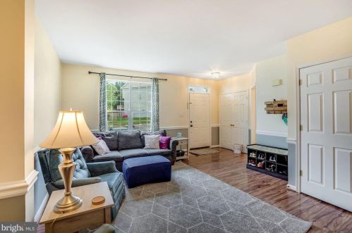 8885 Moat Crossing Pl, Bristow, VA 20136-1730