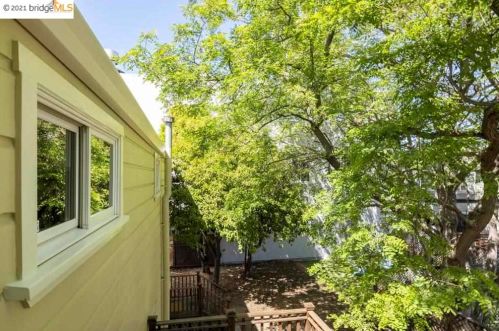 1790 Goss St, Oakland CA 94607-1165 exterior