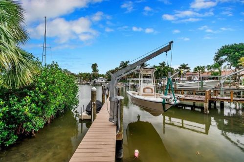 4592 40 St, Saint Petersburg FL  33714-2220 exterior