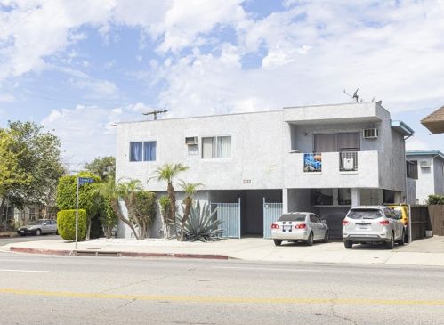 7337 Woodley Ave, Van Nuys, CA 91406-3407