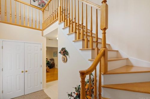 22 Kensington Ave, Thornwood NY  10594-1144 exterior
