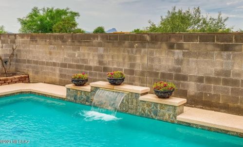 7095 Northlight Dr, Tucson, AZ 85741-2749