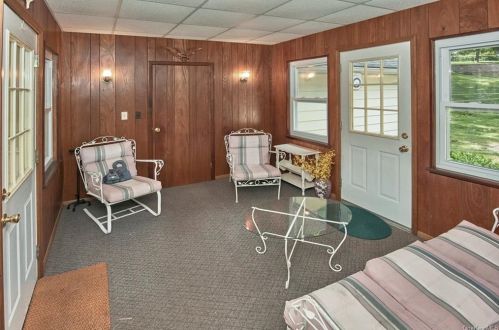 9 Crescent Ave, Warwick NY  10990-1047 exterior