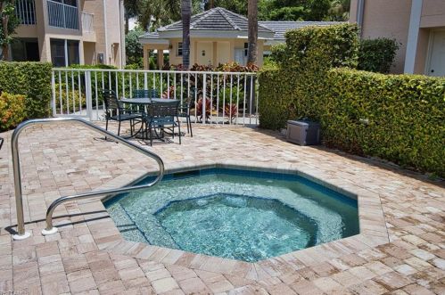 5637 Turtle Bay Dr, Naples FL  34108-2751 exterior