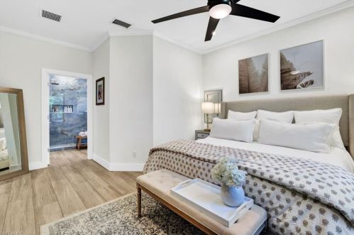 302 Stanhope Cir, Naples FL  34104-0812 exterior