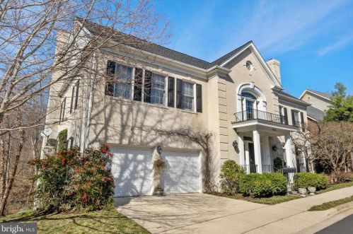 5133 Warren Pl, Washington, DC 20016-4318