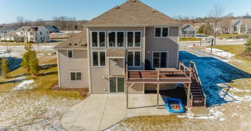 622 Augusta Dr, Mukwonago, WI 53149-9452