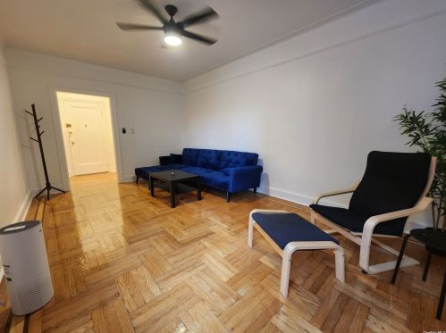 4315 46th St, Long Island City, NY 11104-2060