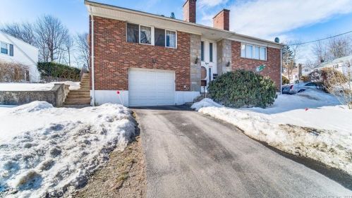 8 Esther Ave, Waterbury, CT 06708-4819