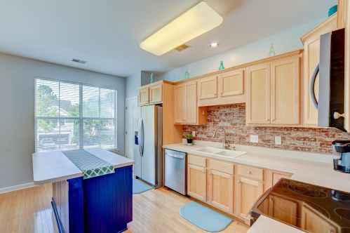 160 Fair Sailing Rd, Mount Pleasant SC  29466-8158 exterior