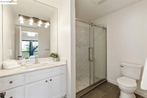 25566 Fernhill Dr, Los Altos CA  94024-6302 exterior