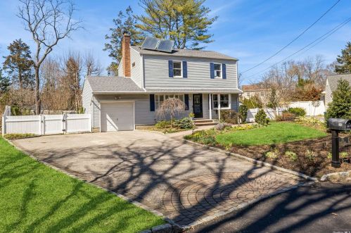 35 Surrey Ln, Elwood, NY 11731-1237