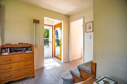 62 Capitol Ct, Hermitage, PA 16121-1714