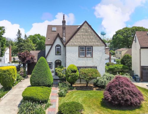 173 Parsons Dr, Hempstead, NY 11550-4712