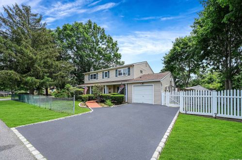 298 Liberty St, Deer Park, NY 11729-2311