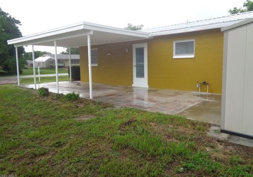 301 Canyon Dr, Lehigh Acres FL  33936-7129 exterior