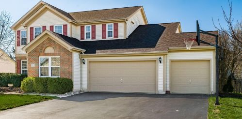 1911 Autumn Wind Dr, Darbydale, OH 43123-8363