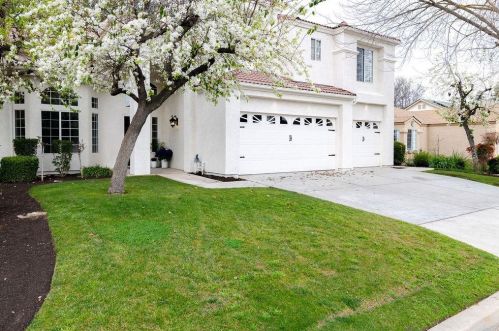 1712 Utah Ave, Fresno, CA 93720-1967