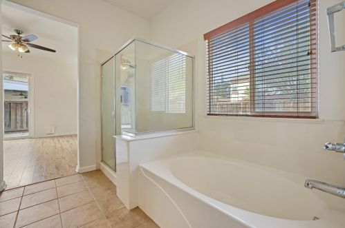 17769 Golden Spike Trl, Lathrop CA  95330-9373 exterior
