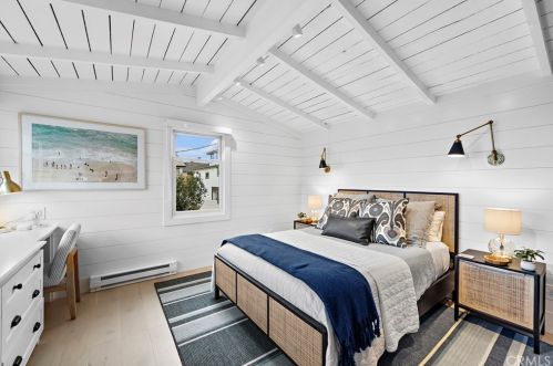 104 Onyx Ave, Newport Beach CA  92662-1208 exterior