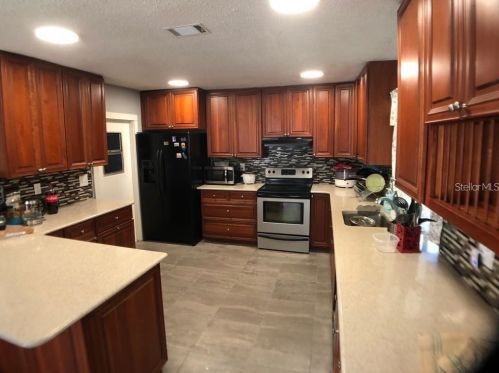 711 Wood Ln, Kissimmee, FL 34759-4128