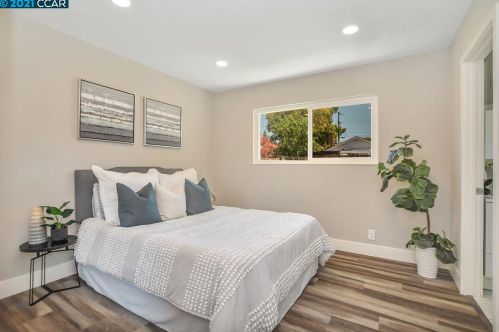 1704 Greer Ave, Concord CA  94521-2244 exterior