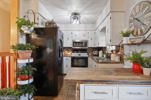 45 Ridge Loop Rd, Three Churches WV  26757-6377 exterior