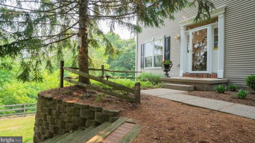 26 Heritage Hills Dr, Washington Crossing, PA 18977-1156