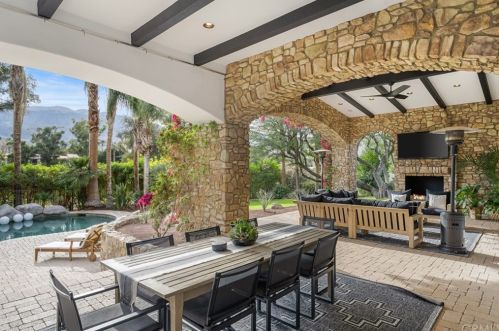 12 Clancy Ln, Rancho Mirage CA  92270-4501 exterior