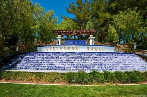 26784 Wyatt Ln, Santa Clarita, CA 91381-1000