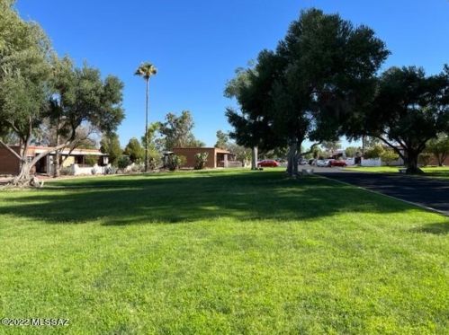 337 Paseo Lobo, Green Valley AZ  85614-0839 exterior