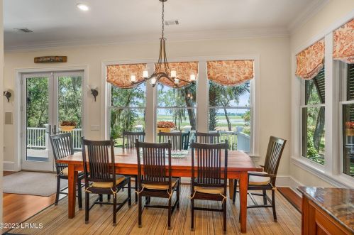 66 Bay Dr, Beaufort SC  29907-1755 exterior