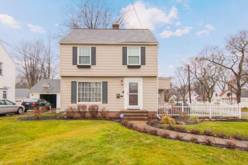494 Fair St, Berea, OH 44017-2417