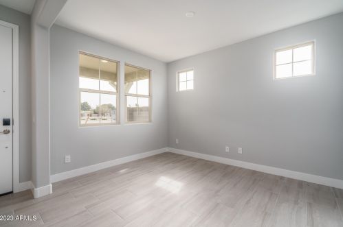 5424 107th Ln, Phoenix, AZ 85037-5458