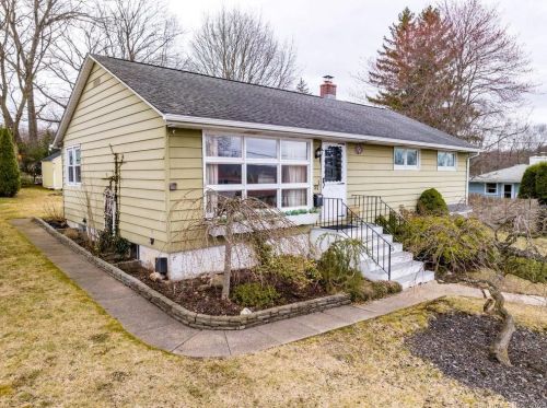 57 Rockwell Ave, Waterbury, CT 06708-1754