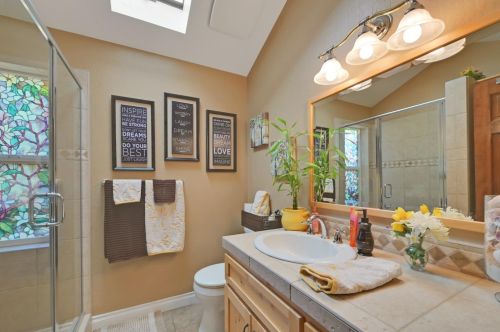 18883 Hummingbird Dr, Lake Wildwood CA  95946-9694 exterior