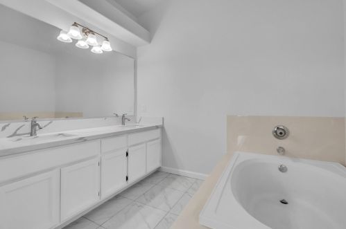 8702 White Peacock Way, Elk Grove CA  95624-3701 exterior