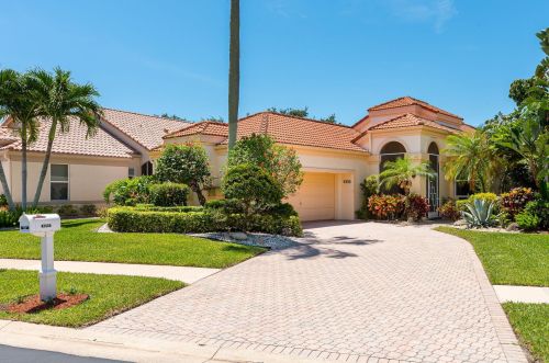 6250 Evian Pl, Boynton Beach, FL 33437-4907