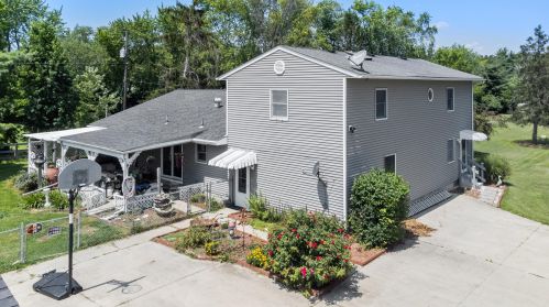 3875 Alkire Rd, Darbydale, OH 43123-1492