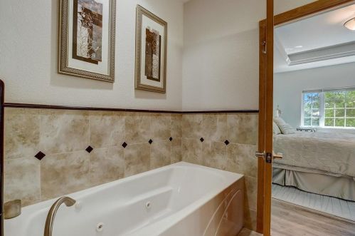2301 Silver Fox Ct, Waukesha WI  53188-2593 exterior
