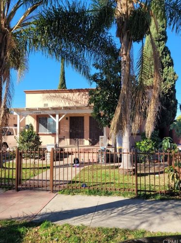 1205 Spring Ave, Compton CA  90221-1440 exterior