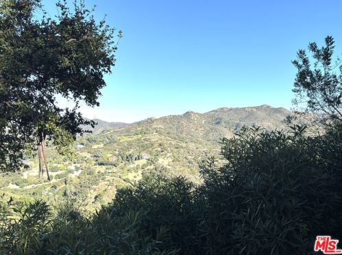 21327 Hillside Dr, Topanga, CA 90290-4222