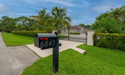 6843 145th Pl, West Palm Beach, FL 33418-7295