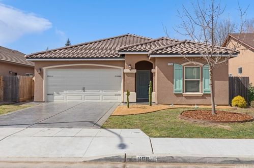 1156 Berry Dr, Madera, CA 93637-8847