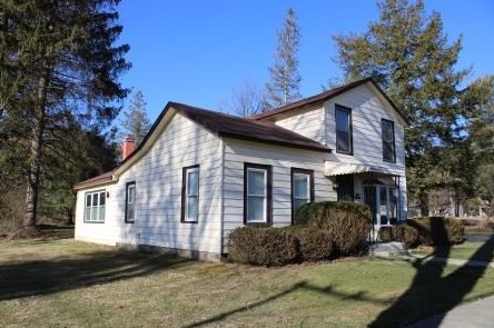 172 3rd St, Pleasantville, PA 16341-2314